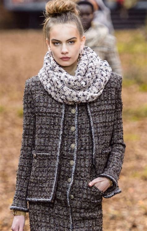 chanel knitted scarf|Chanel ready to wear scarf.